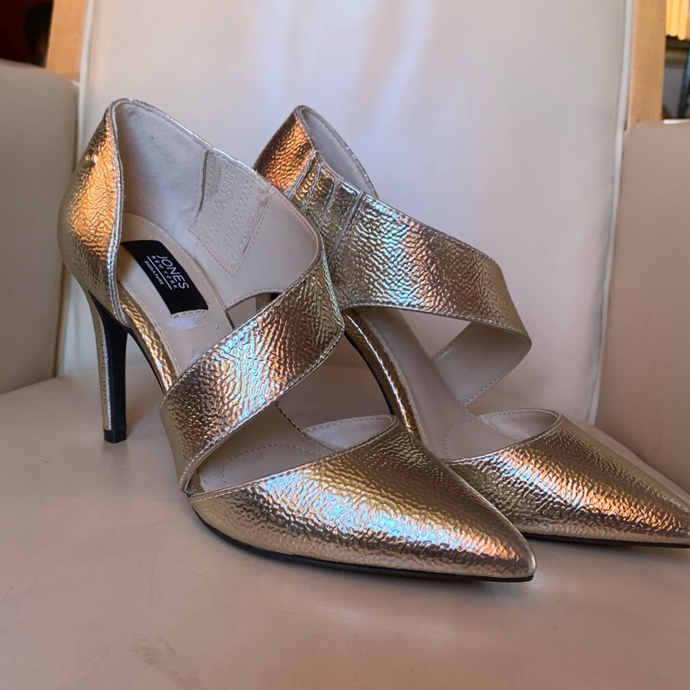 Jones New York gold heels